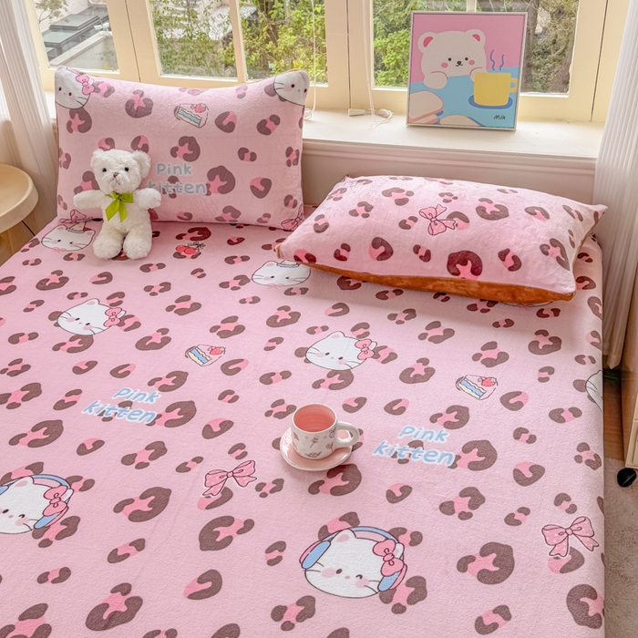 91家纺网 家纺一手货源 找家纺 梦舒阳家纺 2026新品牛奶绒单床笠单被套床笠三件套软fufu牛奶绒单品 豹纹猫咪【绒床笠】