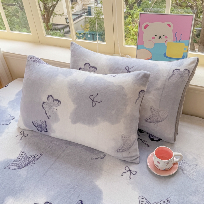 91家纺网 家纺一手货源 找家纺 梦舒阳家纺 2026新品牛奶绒单床笠单被套床笠三件套软fufu牛奶绒单品 炫影蝴蝶【绒床笠】