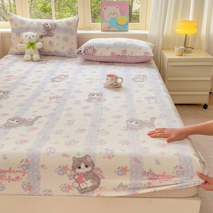 91家纺网 家纺一手货源 找家纺 梦舒阳家纺 2026新品牛奶绒单床笠单被套床笠三件套软fufu牛奶绒单品 猫咪酱【绒床笠】