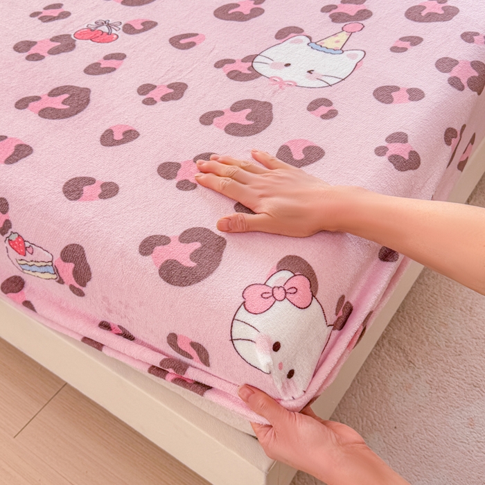 91家纺网 家纺一手货源 找家纺 梦舒阳家纺 2026新品牛奶绒单床笠单被套床笠三件套软fufu牛奶绒单品 豹纹猫咪【绒床笠】