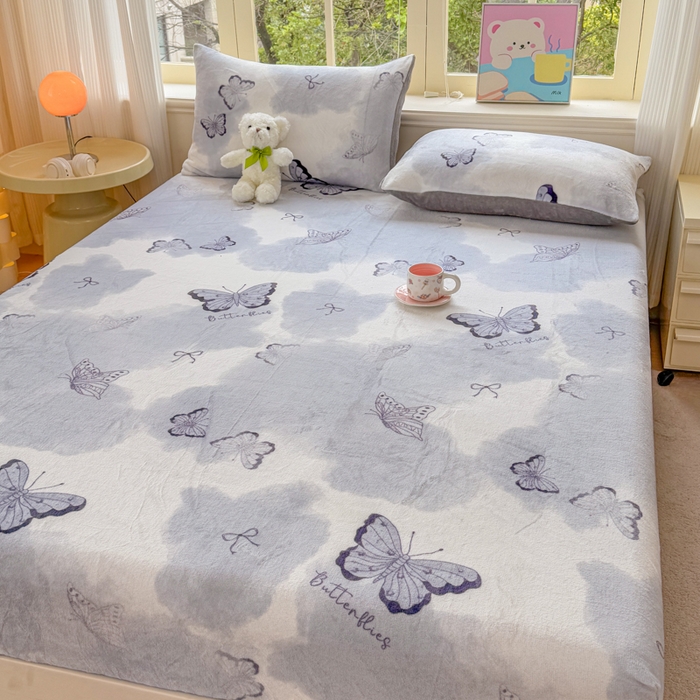 91家纺网 家纺一手货源 找家纺 梦舒阳家纺 2026新品牛奶绒单床笠单被套床笠三件套软fufu牛奶绒单品 炫影蝴蝶【绒床笠】