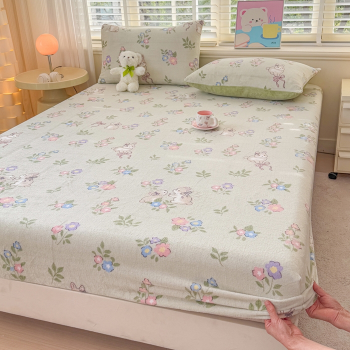 91家纺网 家纺一手货源 找家纺 梦舒阳家纺 2026新品牛奶绒单床笠单被套床笠三件套软fufu牛奶绒单品 绿意盎然【绒床笠】