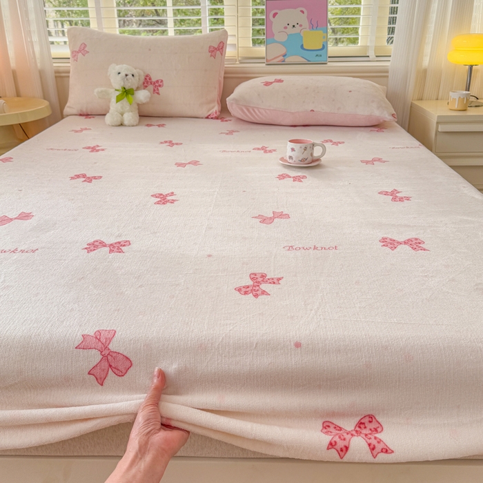 91家纺网 家纺一手货源 找家纺 梦舒阳家纺 2026新品牛奶绒单床笠单被套床笠三件套软fufu牛奶绒单品 蝴蝶结【绒床笠】