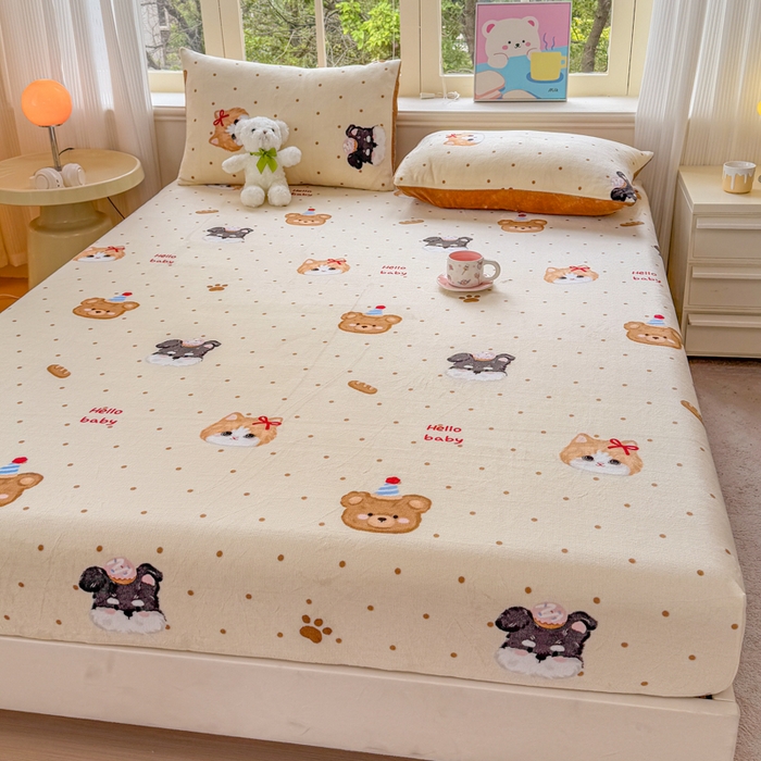 91家纺网 家纺一手货源 找家纺 梦舒阳家纺 2026新品牛奶绒单床笠单被套床笠三件套软fufu牛奶绒单品 咔咔小熊【绒床笠】