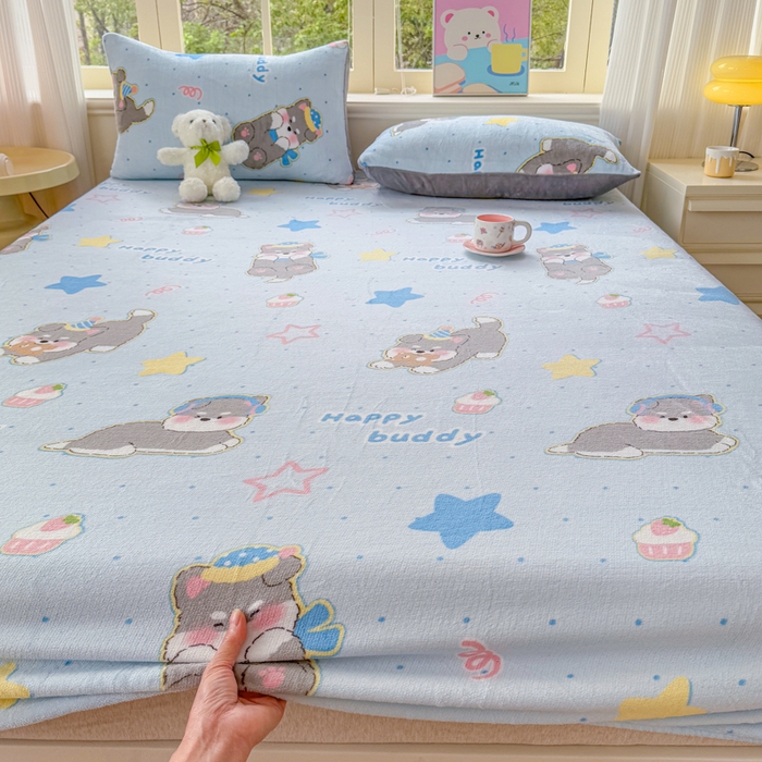 91家纺网 家纺一手货源 找家纺 梦舒阳家纺 2026新品牛奶绒单床笠单被套床笠三件套软fufu牛奶绒单品 布丁狗【绒床笠】