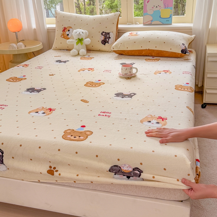 91家纺网 家纺一手货源 找家纺 梦舒阳家纺 2026新品牛奶绒单床笠单被套床笠三件套软fufu牛奶绒单品 咔咔小熊【绒床笠】