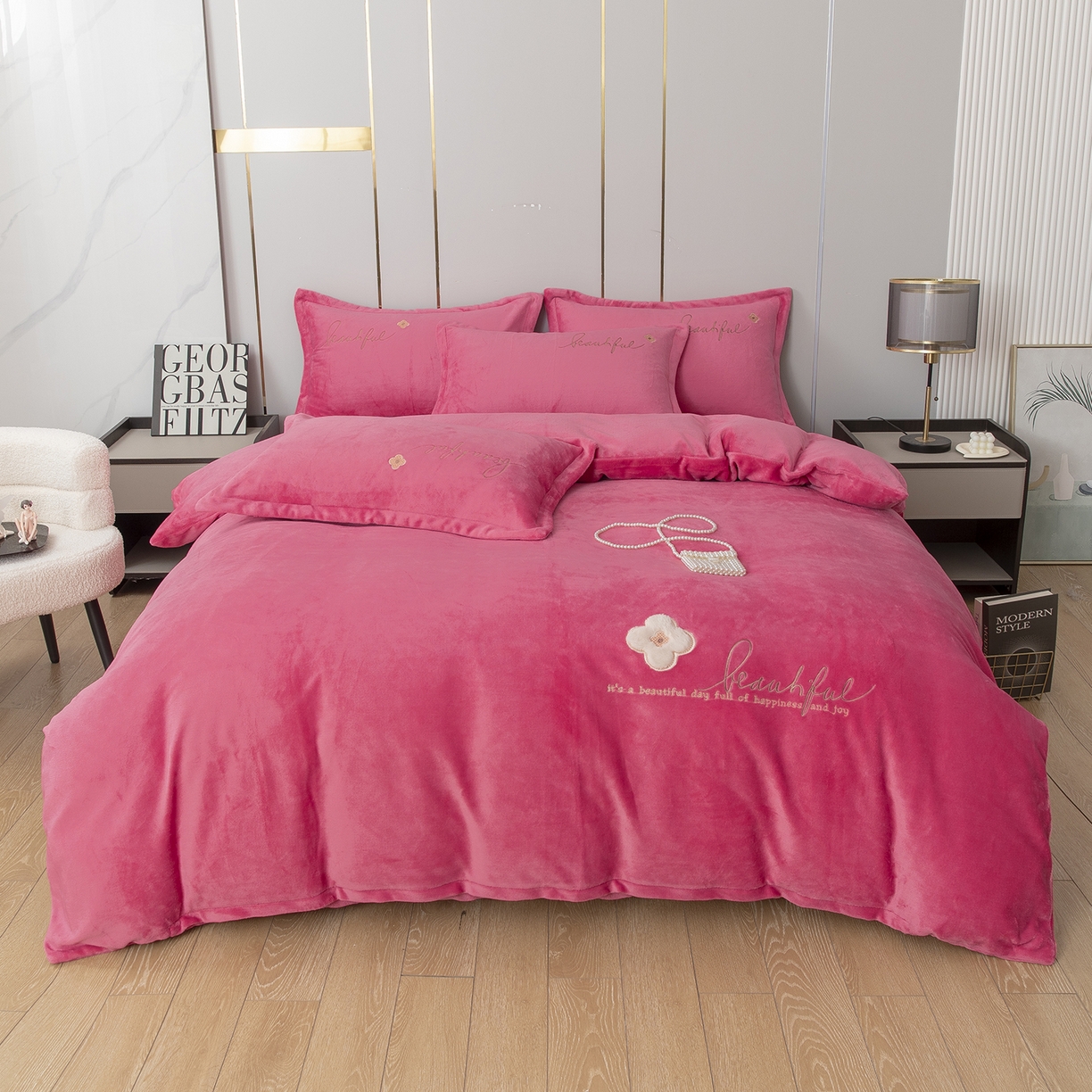 91家纺网 家纺一手货源 找家纺 贝尔 2025新款纯色高克重牛奶绒刺绣四件套-幸运草 幸运草-豆沙