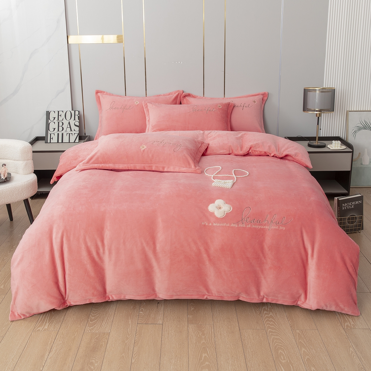 91家纺网 家纺一手货源 找家纺 贝尔 2025新款纯色高克重牛奶绒刺绣四件套-幸运草 幸运草-玉色