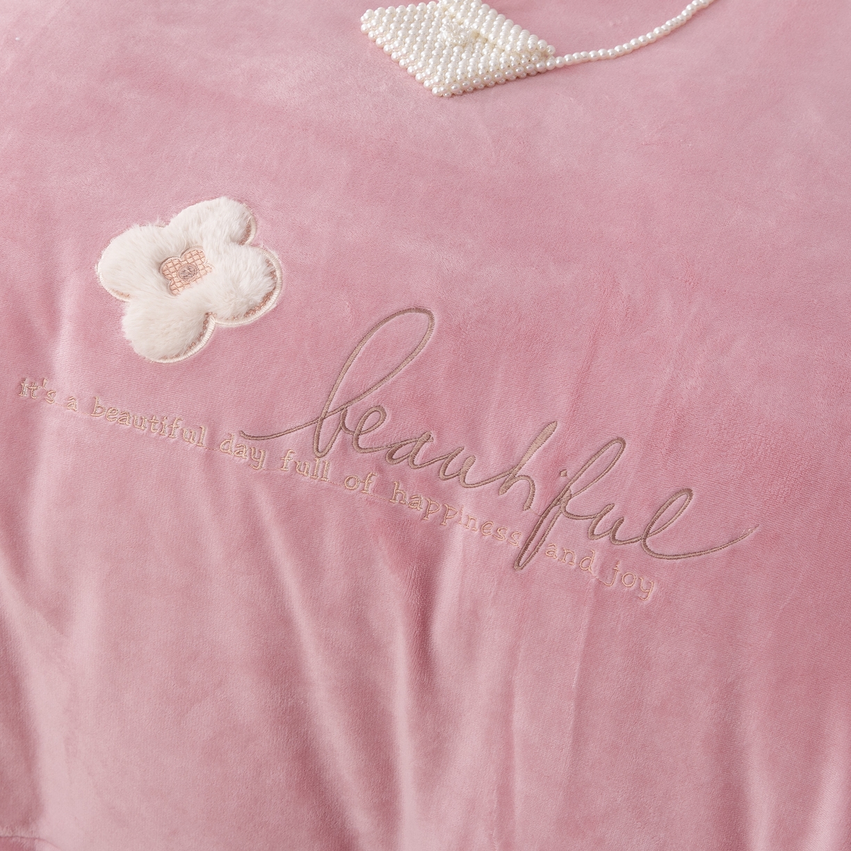 91家纺网 家纺一手货源 找家纺 贝尔 2025新款纯色高克重牛奶绒刺绣四件套-幸运草 幸运草-粉色