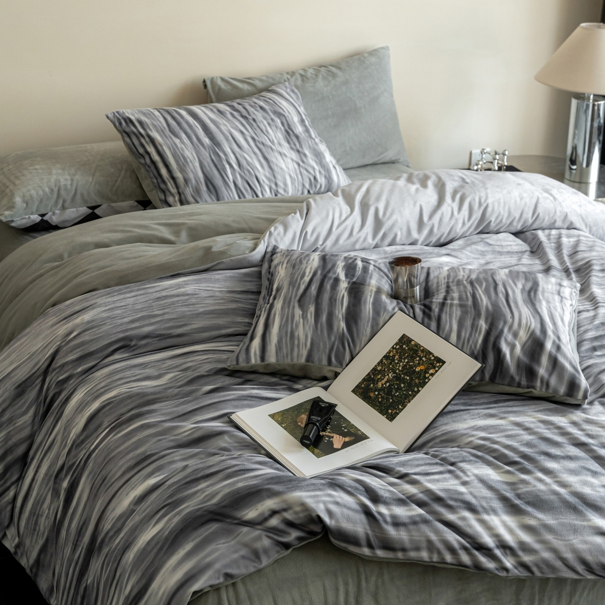 91家纺网 家纺一手货源 找家纺 （总）ONE TWO ONE 121 2025新款轻奢新法式德芙绒宝宝绒婴儿绒短毛绒牛奶绒四件套床单被套-波光莎娜