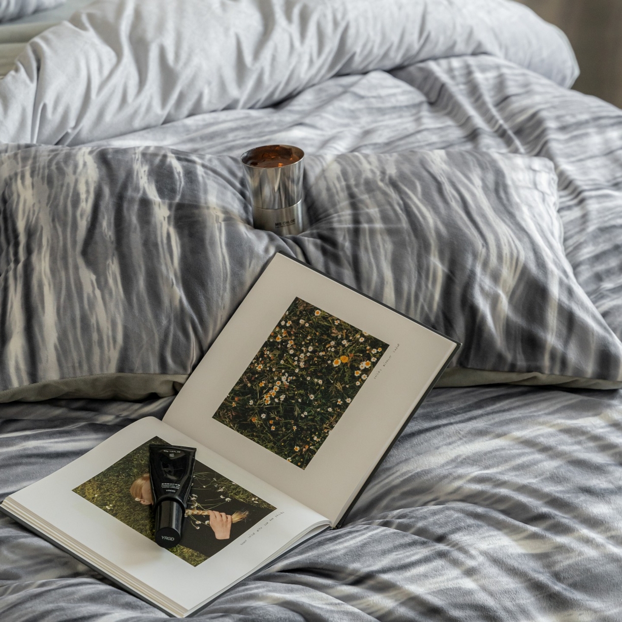 91家纺网 家纺一手货源 找家纺 ONE TWO ONE 121 2025新款轻奢新法式德芙绒宝宝绒婴儿绒短毛绒牛奶绒四件套床单被套-波光莎娜 波光莎娜-灰