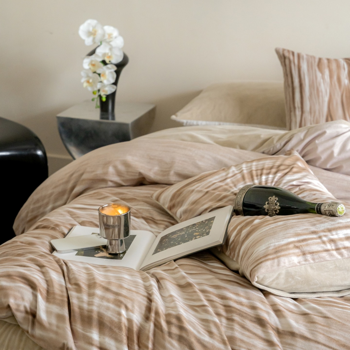 91家纺网 家纺一手货源 找家纺 ONE TWO ONE 121 2025新款轻奢新法式德芙绒宝宝绒婴儿绒短毛绒牛奶绒四件套床单被套-波光莎娜 波光莎娜-咖