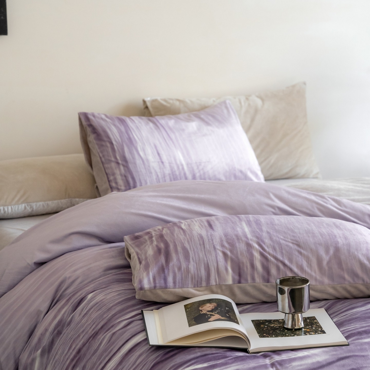 91家纺网 家纺一手货源 找家纺 ONE TWO ONE 121 2025新款轻奢新法式德芙绒宝宝绒婴儿绒短毛绒牛奶绒四件套床单被套-波光莎娜 波光莎娜-紫