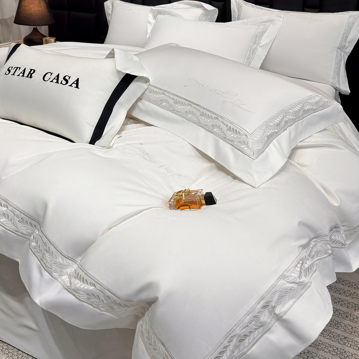 91家纺网 家纺一手货源 找家纺 星蕴家纺 2025新款贡缎长绒棉四件套-路易 路易-皓月白