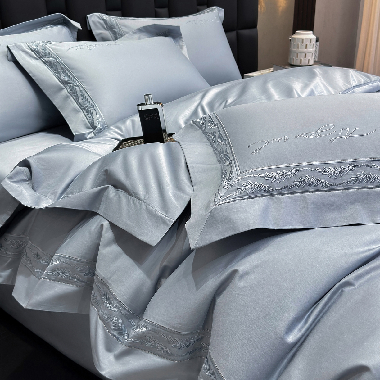 91家纺网 家纺一手货源 找家纺 星蕴家纺 2025新款贡缎长绒棉四件套-路易 路易-秋波蓝