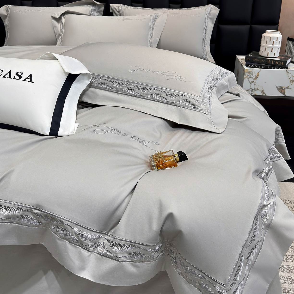 91家纺网 家纺一手货源 找家纺 星蕴家纺 2025新款贡缎长绒棉四件套-路易 路易-高级灰