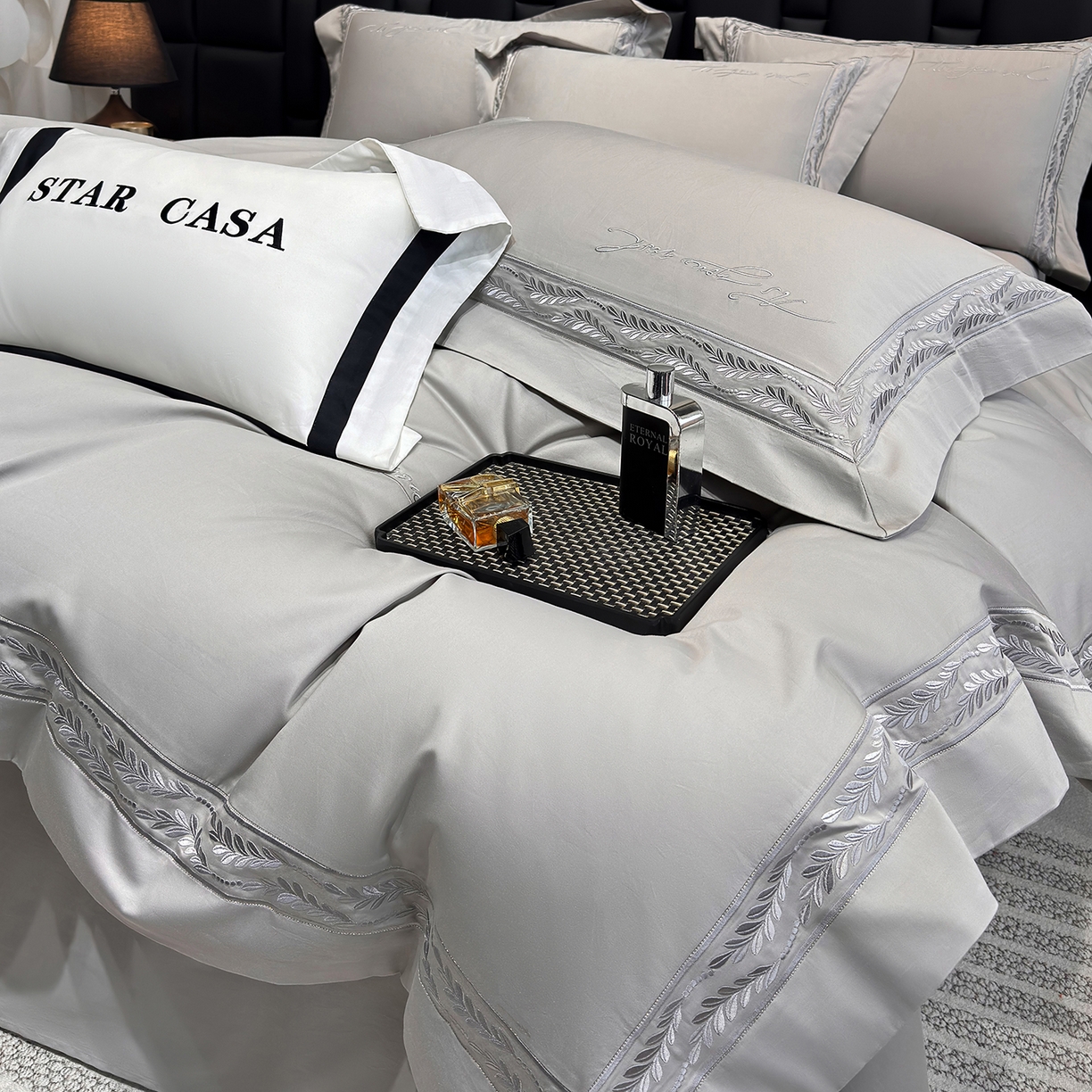 91家纺网 家纺一手货源 找家纺 星蕴家纺 2025新款贡缎长绒棉四件套-路易 路易-高级灰