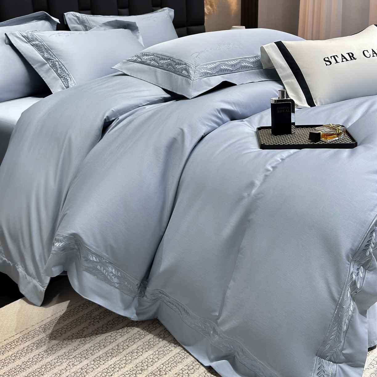 91家纺网 家纺一手货源 找家纺 星蕴家纺 2025新款贡缎长绒棉四件套-路易 路易-秋波蓝