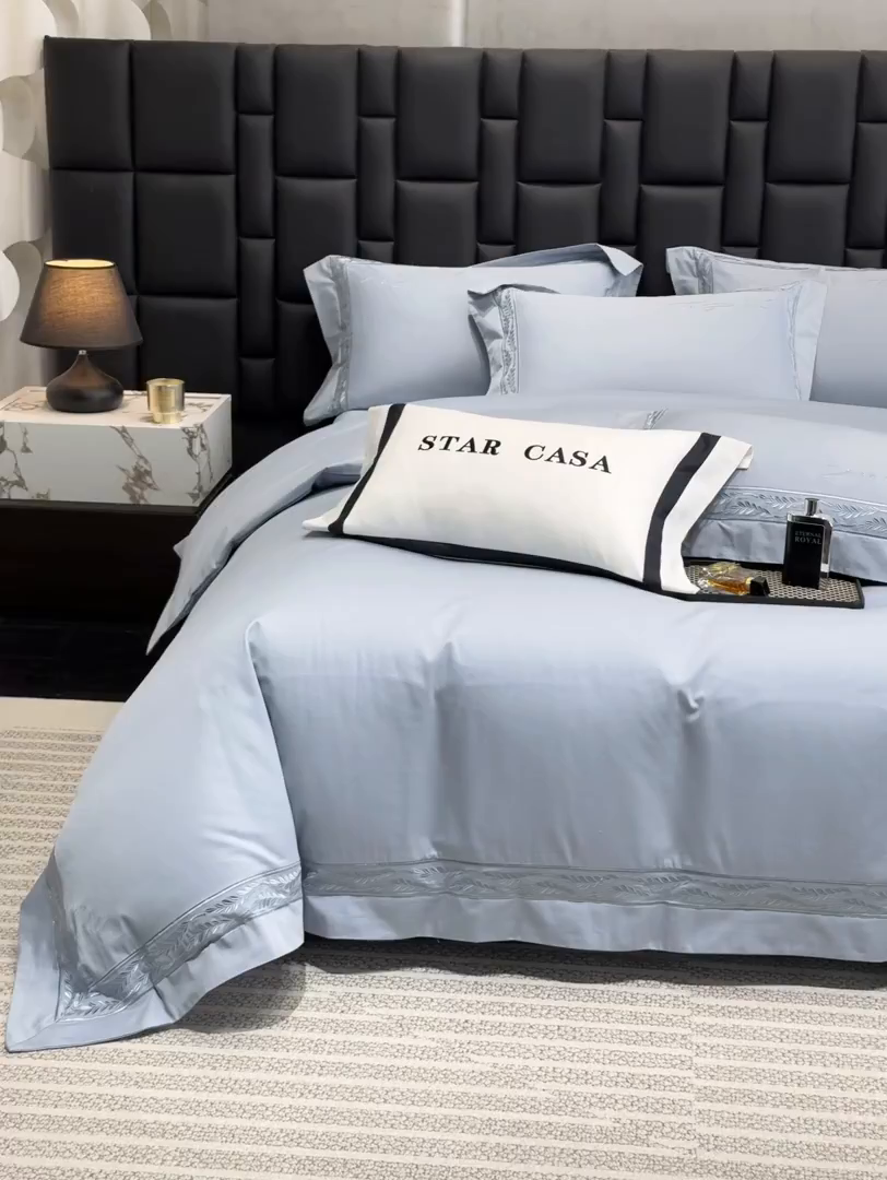 91家纺网 家纺一手货源 找家纺 星蕴家纺 2025新款贡缎长绒棉四件套-路易 路易-秋波蓝