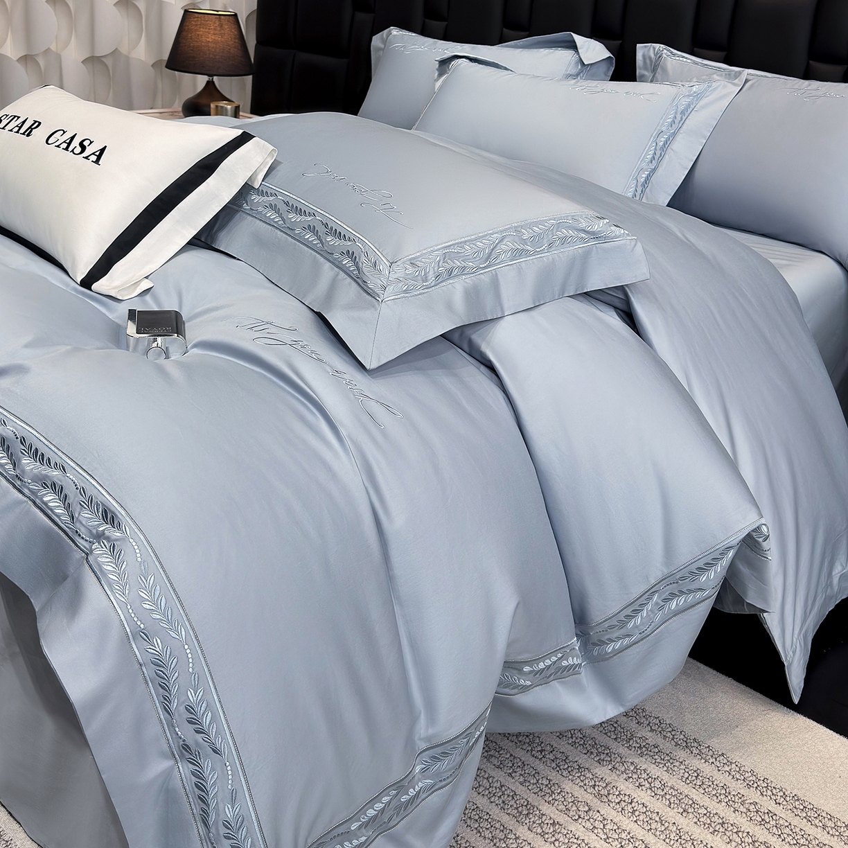 91家纺网 家纺一手货源 找家纺 星蕴家纺 2025新款贡缎长绒棉四件套-路易 路易-秋波蓝