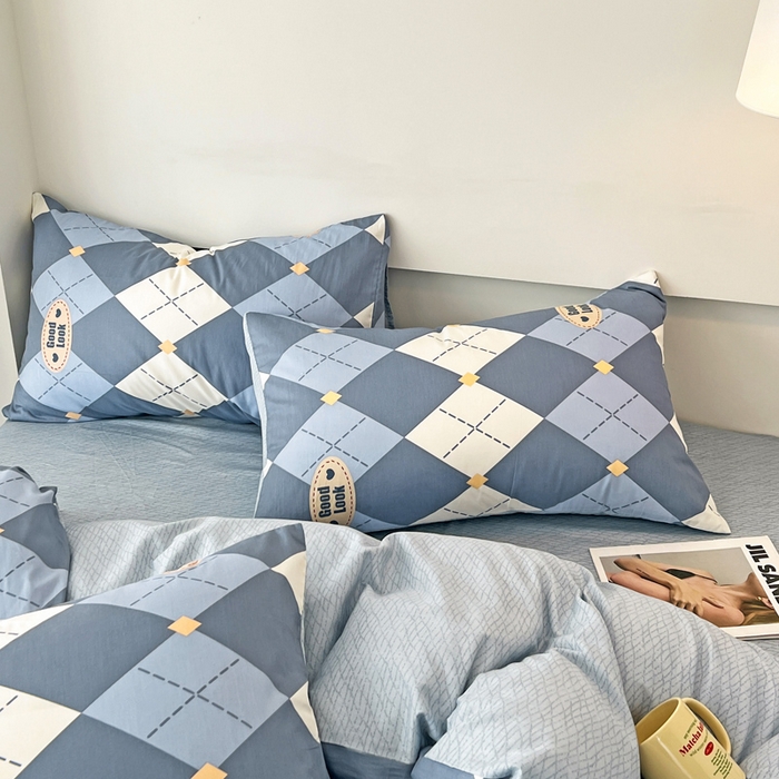 91家纺网 家纺一手货源 找家纺 西引力 2025新款全棉卡通印花四件套 英伦蓝