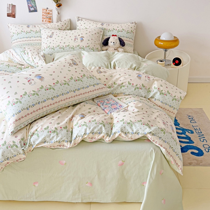 91家纺网 家纺一手货源 找家纺 西引力 2025新款全棉卡通印花四件套 草莓小兔