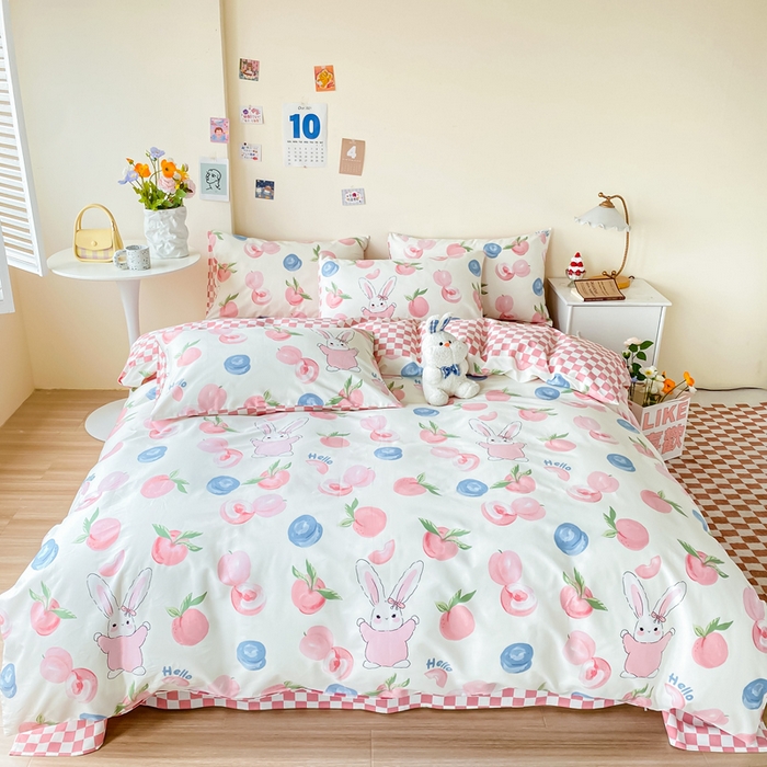 91家纺网 家纺一手货源 找家纺 西引力 2025新款全棉卡通印花四件套 蜜桃兔