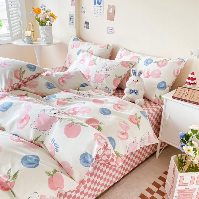 91家纺网 家纺一手货源 找家纺 西引力 2025新款全棉卡通印花四件套 蜜桃兔