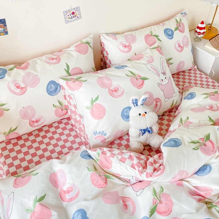 91家纺网 家纺一手货源 找家纺 西引力 2025新款全棉卡通印花四件套 蜜桃兔