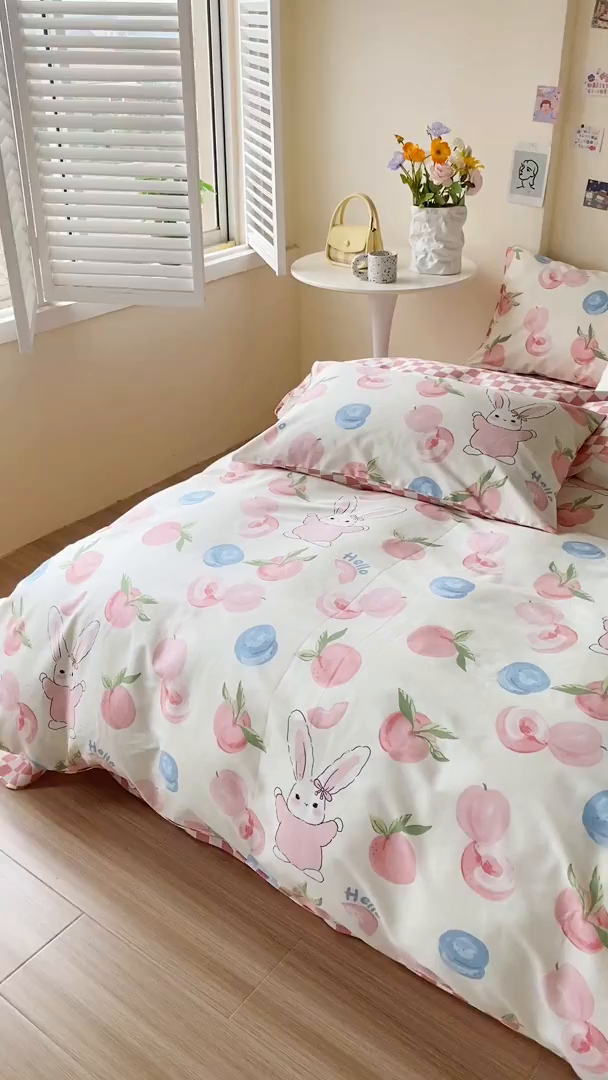 91家纺网 家纺一手货源 找家纺 西引力 2025新款全棉卡通印花四件套 蜜桃兔