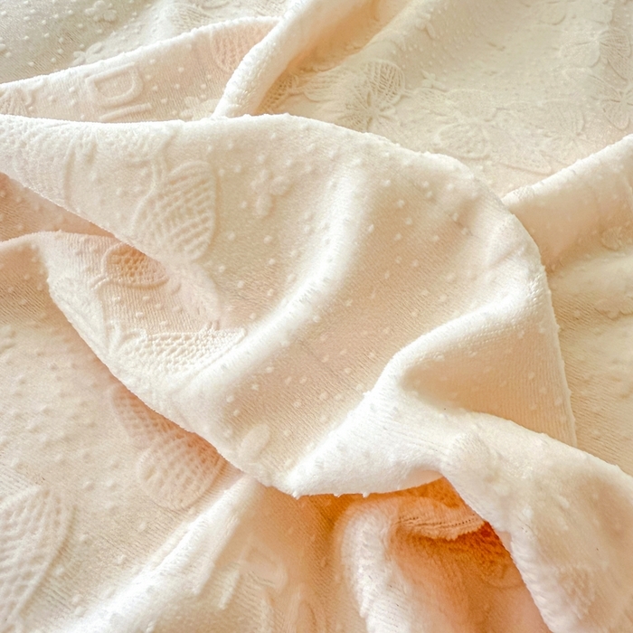 91家纺网 家纺一手货源 找家纺 （总）锦格家纺 2025新款A类高克重雕花牛奶绒花边四件套