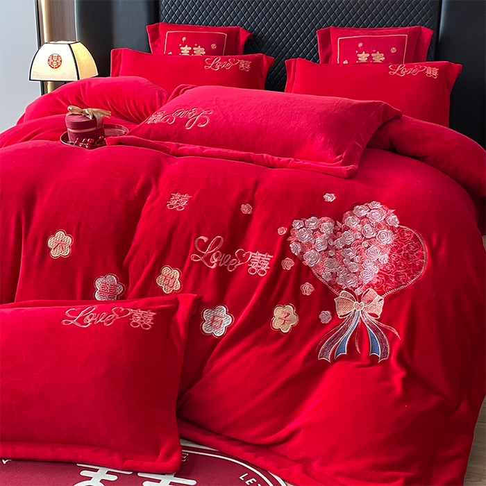 91家纺网 家纺一手货源 找家纺 羽梦家纺 2025新款全工艺消光牛奶绒绣花婚庆四件套（控价最低368元) 百年好合