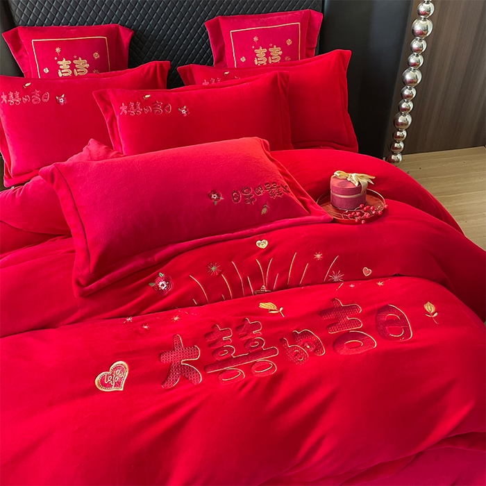 91家纺网 家纺一手货源 找家纺 羽梦家纺 2025新款全工艺消光牛奶绒绣花婚庆四件套（控价最低368元) 大喜吉日