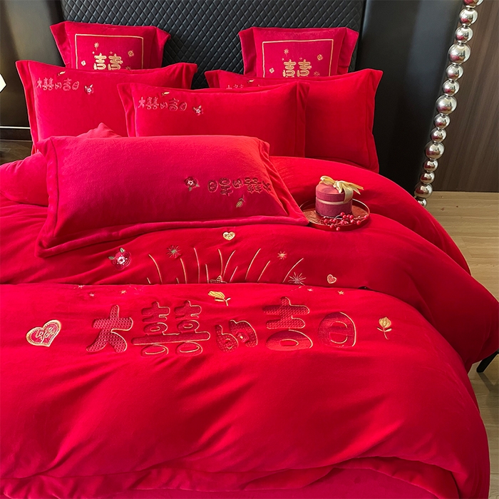 91家纺网 家纺一手货源 找家纺 羽梦家纺 2025新款全工艺消光牛奶绒绣花婚庆四件套（控价最低368元) 大喜吉日