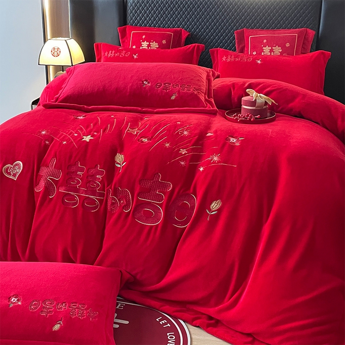 91家纺网 家纺一手货源 找家纺 羽梦家纺 2025新款全工艺消光牛奶绒绣花婚庆四件套（控价最低368元) 大喜吉日