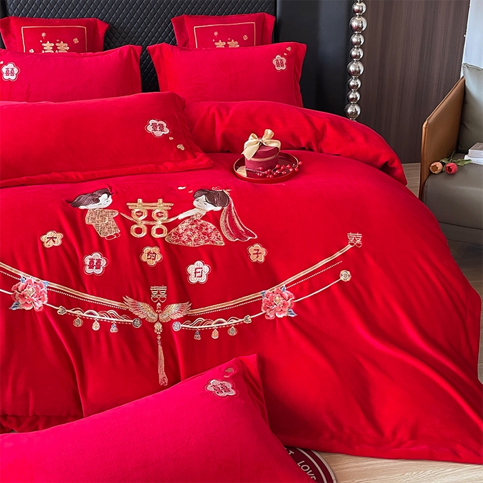 91家纺网 家纺一手货源 找家纺 羽梦家纺 2025新款全工艺消光牛奶绒绣花婚庆四件套（控价最低368元) 花烛红妆