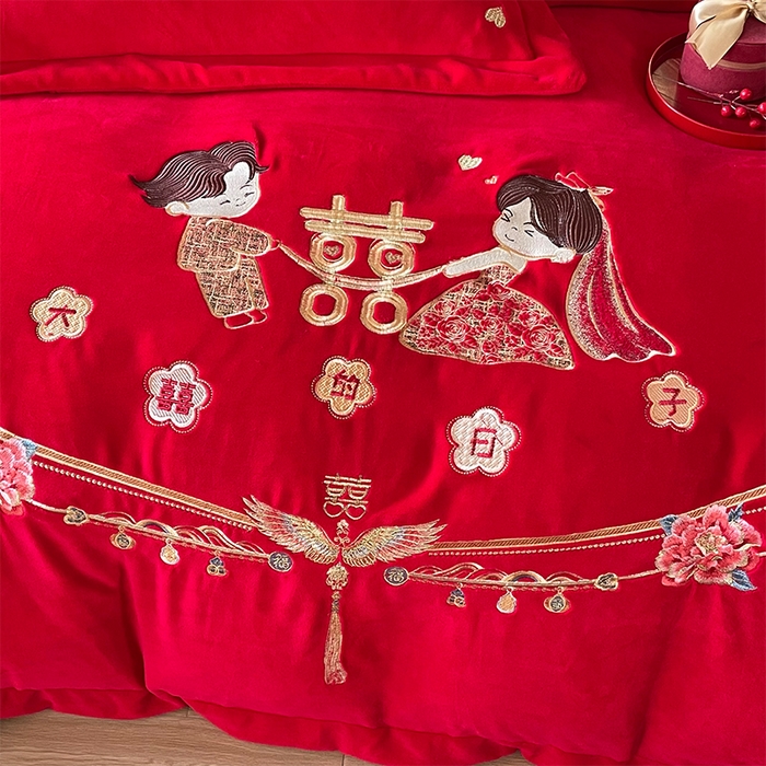 91家纺网 家纺一手货源 找家纺 羽梦家纺 2025新款全工艺消光牛奶绒绣花婚庆四件套（控价最低368元) 花烛红妆