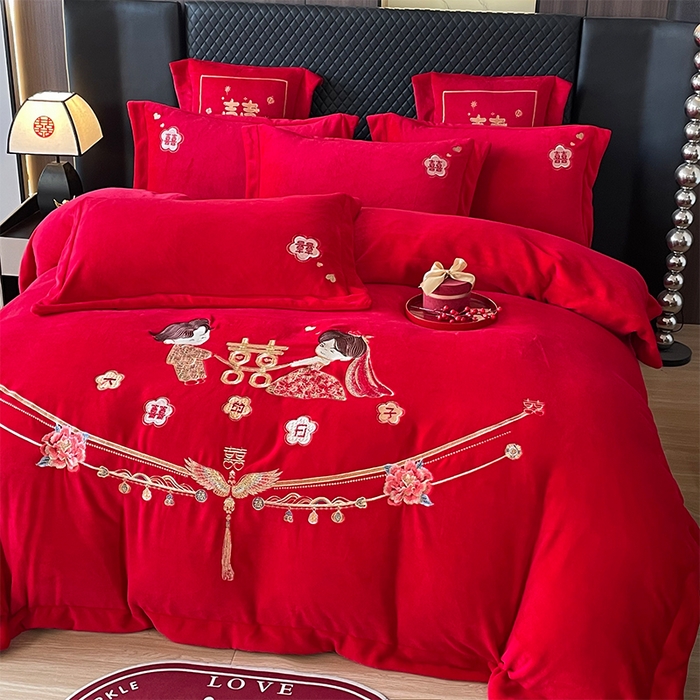 91家纺网 家纺一手货源 找家纺 羽梦家纺 2025新款全工艺消光牛奶绒绣花婚庆四件套（控价最低368元) 花烛红妆