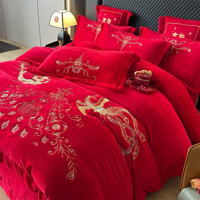 91家纺网 家纺一手货源 找家纺 羽梦家纺 2025新款全工艺消光牛奶绒绣花婚庆四件套（控价最低368元) 龙祥凤禧