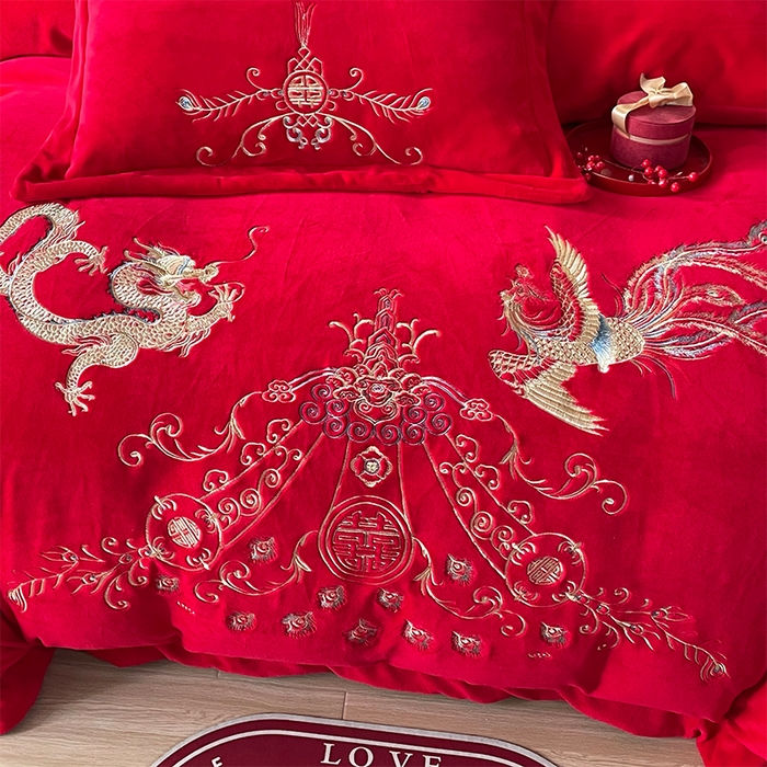 91家纺网 家纺一手货源 找家纺 羽梦家纺 2025新款全工艺消光牛奶绒绣花婚庆四件套（控价最低368元) 龙祥凤禧