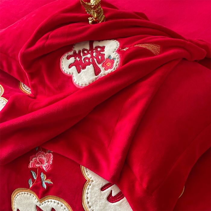 91家纺网 家纺一手货源 找家纺 羽梦家纺 2025新款全工艺消光牛奶绒绣花婚庆四件套（控价最低368元) 吾家有喜