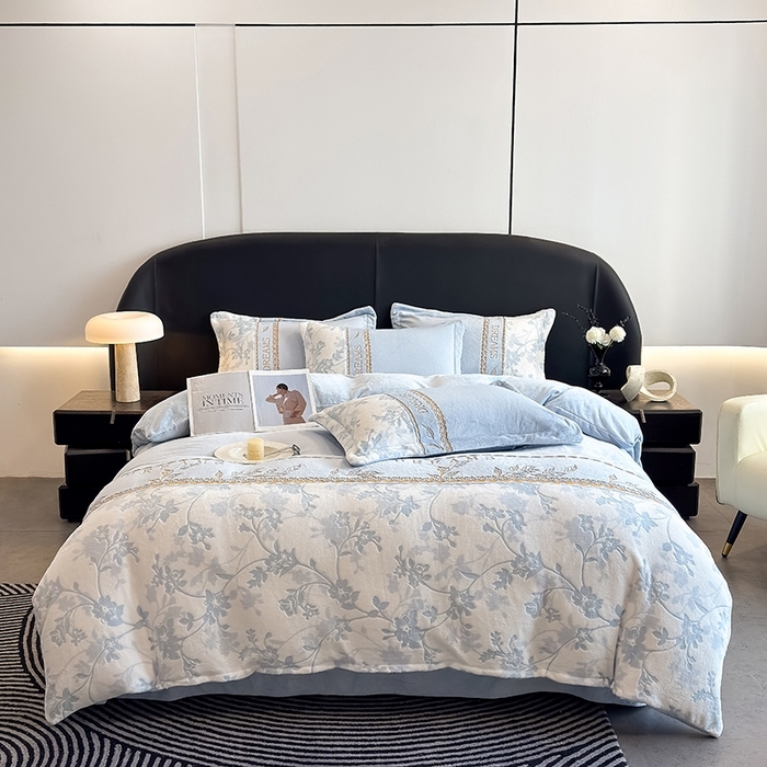 91家纺网 家纺一手货源 找家纺 （总）卡罗兰 2025新款牛奶绒雕花四件套