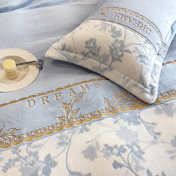 91家纺网 家纺一手货源 找家纺 （总）卡罗兰 2025新款牛奶绒雕花四件套