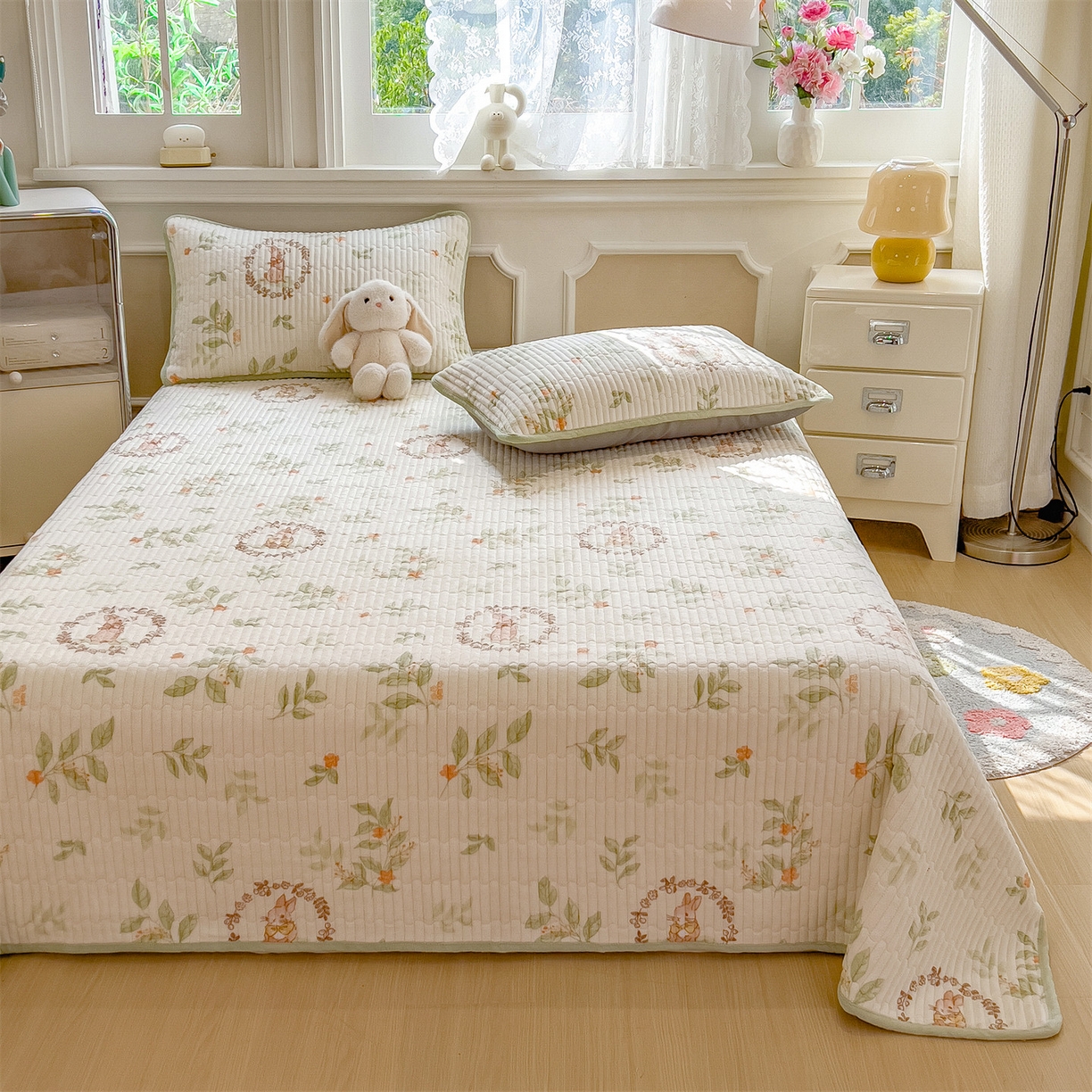 91家纺网 家纺一手货源 找家纺 （总）布卢姆床垫 2025新款双面用抗菌牛奶绒床盖 床盖单件