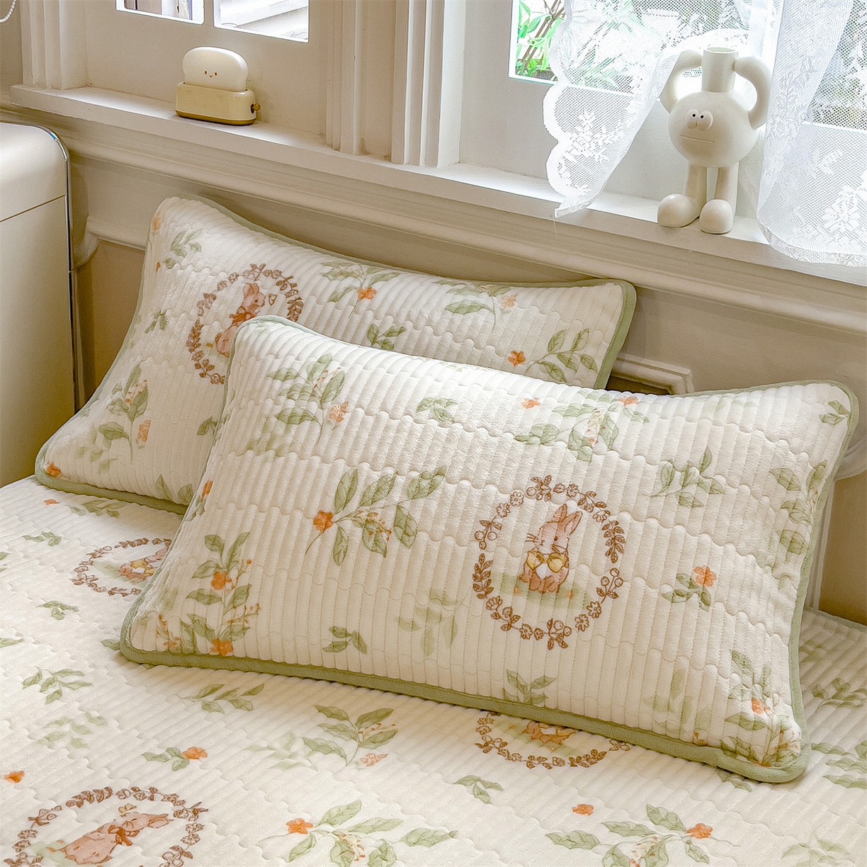 91家纺网 家纺一手货源 找家纺 布卢姆床垫 2025新款双面用抗菌牛奶绒床盖 床盖单件 挪威花园