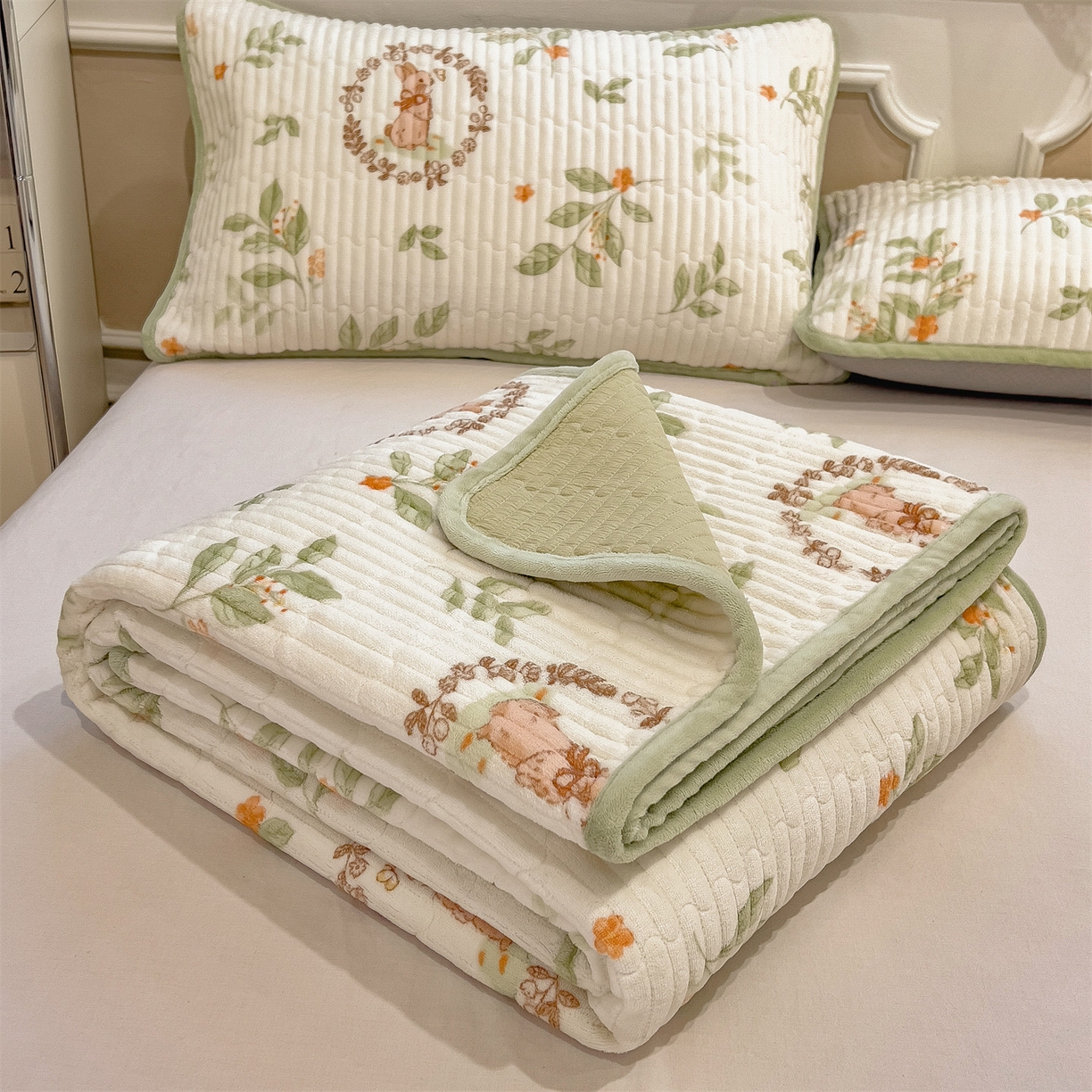 布卢姆床垫 2025新款双面用抗菌牛奶绒床盖 床盖单件 挪威花园