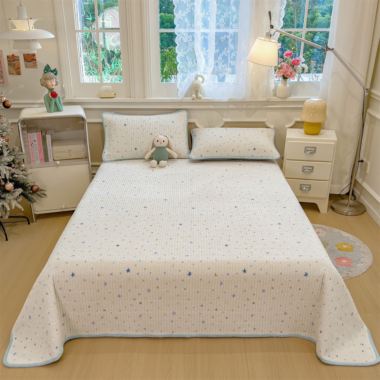 91家纺网 家纺一手货源 找家纺 布卢姆床垫 2025新款双面用抗菌牛奶绒床盖 床盖单件 星际