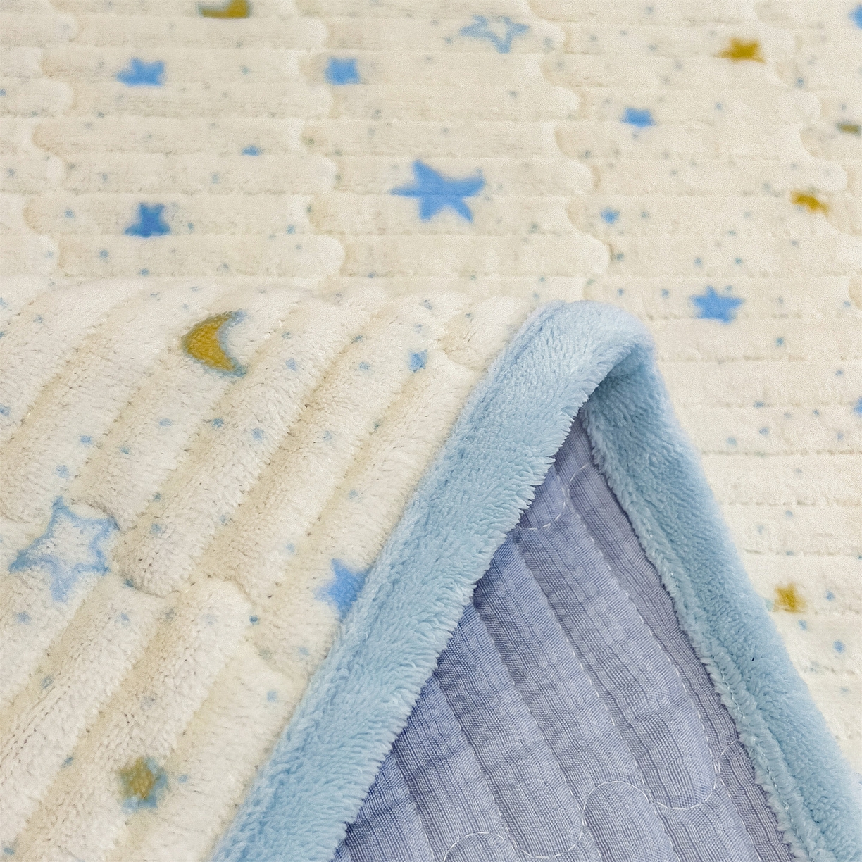 91家纺网 家纺一手货源 找家纺 布卢姆床垫 2025新款双面用抗菌牛奶绒床盖 床盖单件 星际