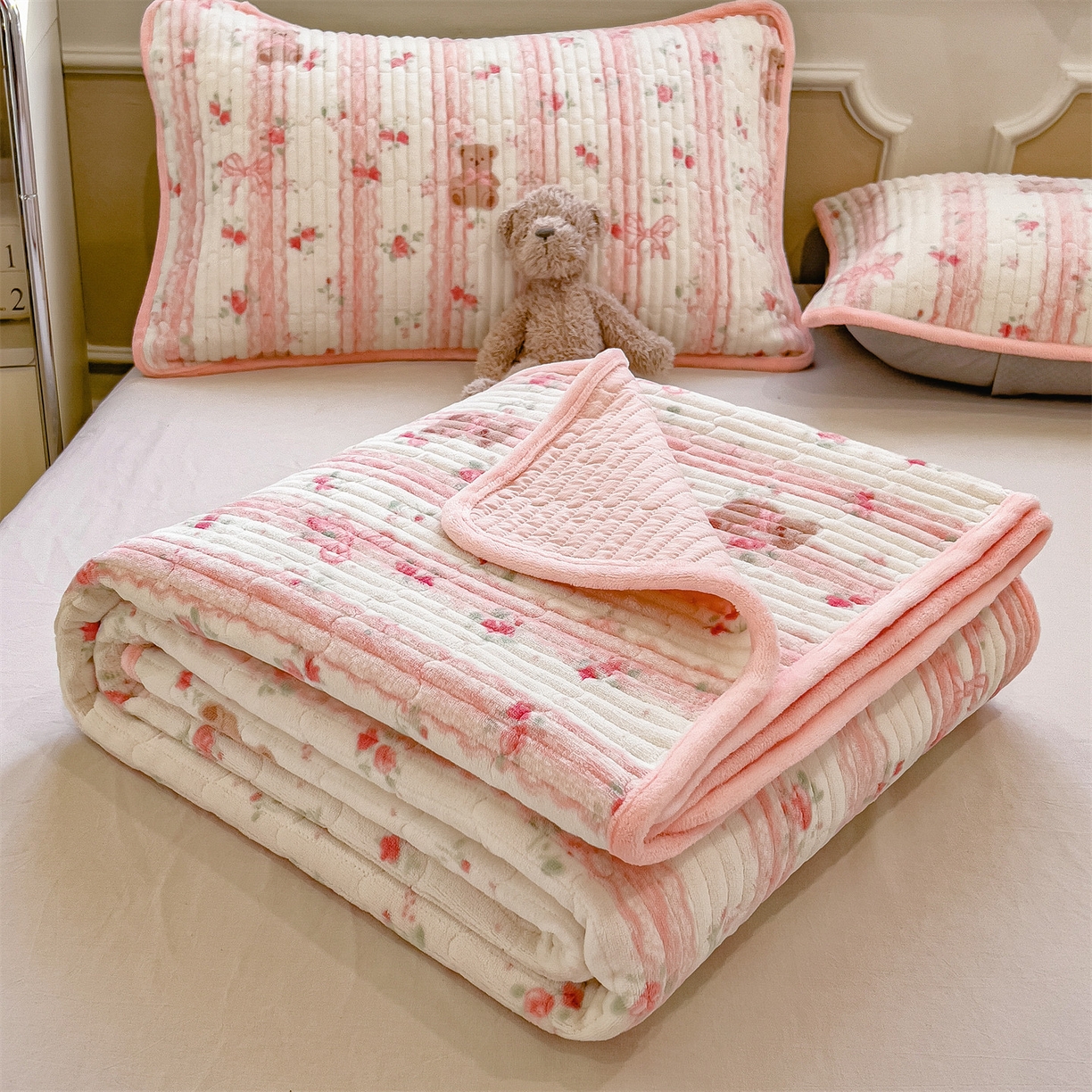 布卢姆床垫 2025新款双面用抗菌牛奶绒床盖 床盖单件 礼物熊