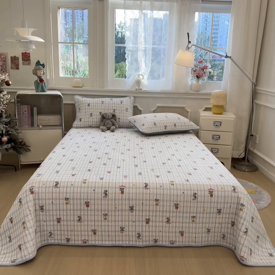 91家纺网 家纺一手货源 找家纺 布卢姆床垫 2025新款双面用抗菌牛奶绒床盖 床盖单件 快乐小象